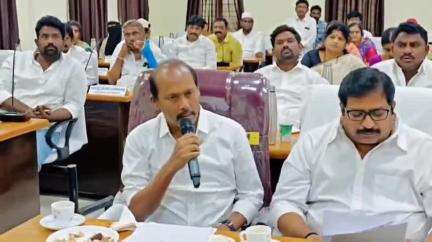 సంతనూతలపాడు: సంతనూతలపాడు నియోజకవర్గ పరిధిలోని డివిజన్లో అభివృద్ధికి అధికారులు కృషి చేయాలి - ఎమ్మెల్యే బి.ఎన్. విజయ్ కుమార్