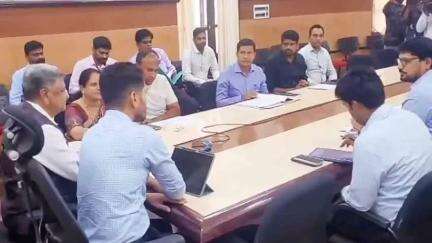ಬೆಳಗಾವಿ: ಸಂಸದ ಜಗದೀಶ್ ಶೆಟ್ಟರ್ ನೇತೃತ್ವದಲ್ಲಿ ನಗರದಲ್ಲಿ ಪ್ರಗತಿ ಪರಿಶೀಲನೆ ಸಭೆ