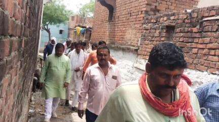 मड़िहान: सड़क हादसे में हुई दो लोगों की मौत के मामले में समाजवादी पार्टी का 10 सदस्यीय प्रतिनिधि मंडल मड़िहान के मुजाडीही गांव पहुंचा