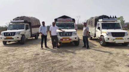 घनारी: वन विभाग ने अम्बोटा-आशा देवी मार्ग पर प्रतिबंधित प्रजाति की लकड़ी से भरे चार वाहनों को पकड़ा