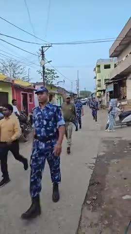 चक्रधरपुर में जिला पुलिस एवं रैपिड एक्शन फोर्स द्वारा मॉक ड्रिल, वज्र वाहन और अत्याधुनिक हथियार के साथ रैपिड एक्शन फोर्स