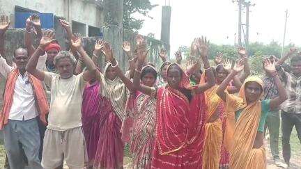 हसनगंज: तिनगछिया गांव में सामुदायिक शौचालय की साफ-सफाई नहीं होने से ग्रामीणों में आक्रोश‌‌ #jansamasya
