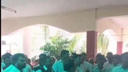 हाटा: हाटा के एसडीएम पर अमर्यादित व्यवहार का आरोप, अधिवक्ताओं ने किया न्यायिक कार्य का बहिष्कार