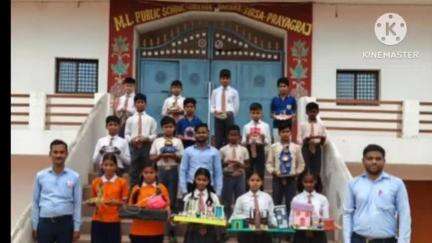 मेजा: मेजा के बगहा में एमएल पब्लिक स्कूल में विज्ञान प्रदर्शनी में छात्रों ने बनाए अनोखे व कार्यशील मॉडल