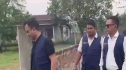 সৰুপথাৰ: সৰুপথাৰ ১০নং ৱাৰ্ডতত চিএম ভিজিলেন্সৰ অভিযান, কৰ পৰিদৰ্শক বেদব্ৰত শইকীয়াৰ সম্পত্তিৰ উৎস বিচাৰি অভিযান