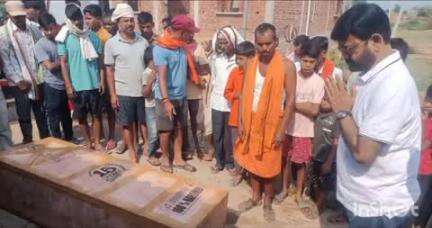 चांदवा: भाजपा प्रदेश प्रवक्ता प्रतुल शाहदेव के प्रयास से जमीरा गांव पहुंचा मजदूर का शव, किया गया अंतिम संस्कार