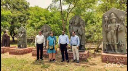 భూపాలపల్లి: కోటగుళ్లను సందర్శించిన పురావస్తు శాఖ, సూపరిండెంట్ నిఖిల్ దాస్