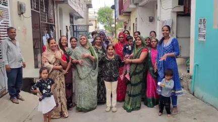 खाचरौद: पटेल कॉलोनी घरों के सामने से गुजर रही 11 केवी की विद्युत तार से मंडरा रहा ख़तरा, विभाग नहीं दे रहा ध्यान #jansamasya