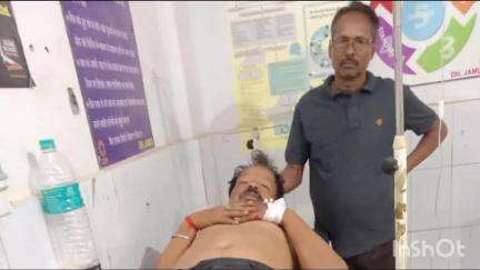 इस्लामनगर अलीगंज: सबसिनिया बीघा गांव में मधुमक्खियों के हमले से एक व्यक्ति घायल, इलाज के लिए अस्पताल में भर्ती