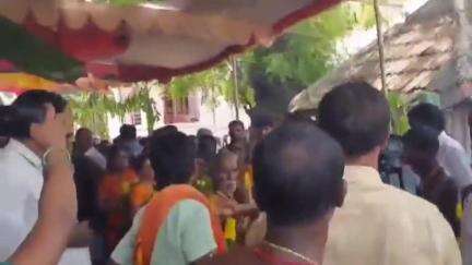 விளாத்திகுளம்: முத்தையாபுரம் கிராமத்தில் சித்திரை திருவிழா அக்னி சட்டி ஊர்வலம் நடைபெற்றது.