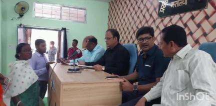 मसलिया: मसलिया प्रखंड सह अंचल कार्यालय में साप्ताहिक जनता दरबार में 64 आवेदन पड़े