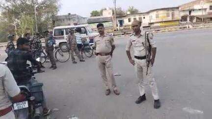 कुदरा में चला बाइक चेकिंग अभियान वसुले गए ₹12000 से अधिक की जुर्माना राशि