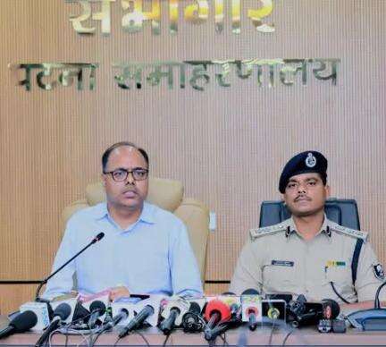 जिलाधिकारी, पटना एवं वरीय पुलिस अधीक्षक, पटना ने संयुक्त प्रेस वार्ता कर कल 07 मई 2025 को संध्या 7 बजे से 7:10 बजे तक होने वाले ब्लैक आउट मॉक ड्रिल के विषय में मीडिया को अवगत कराया।