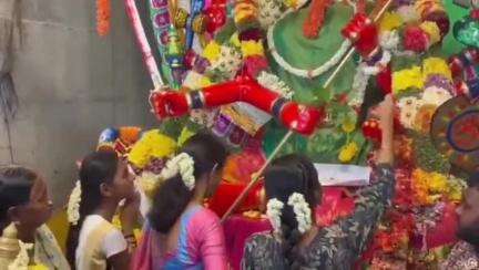 కుప్పం: కుప్పం :  అమ్మవారికి అంబలి పోసేందుకు బారులు దీరిన మహిళలు.