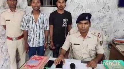 बरौली: बरौली थाना पुलिस ने दो युवकों को किया गिरफ्तार, देसी कट्टा, कारतूस और चाकू बरामद