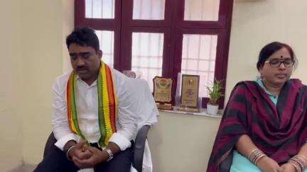 శ్రీకాకుళం: జిల్లా ఐసిడిఎస్ కేంద్రంలోPO ఆధ్వర్యంలో అంగన్వాడి కేంద్రాల రివ్యూ మీటింగ్ కు హాజరైన ఎమ్మెల్యే గొండు శంకర్