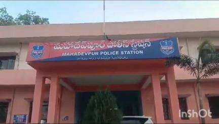 భూపాలపల్లి: పెద్దంపేట గ్రామంలో చెత్త సేకరణ ట్రాక్టర్ కింద పడి బాలుడి మృతి