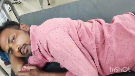 बिशुनपुरा: टाउनशिप मुख्य पथ पर रेलवे साइडिंग के पास बाइक और लूना की टक्कर में तीन लोग गंभीर रूप से घायल