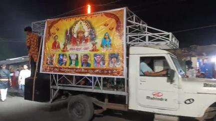 नौरोजाबाद: मंडी खोली दफाई शीतला मंदिर से नगर में काली नृत्य के साथ निकाला गया जवारा जुलूस