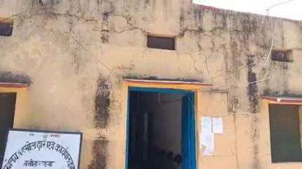 मनोहरथाना: आंवलहेडा गांव में प्रशासनिक अधिकारियों ने नाबालिग लड़के का बाल विवाह रुकवाया, माता-पिता को किया पाबंद