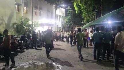 জলপাইগুড়ি: তৃণমূলের দুই গোষ্ঠীর লড়াই,  একপক্ষের একজন গ্রেফতার হতেই জলপাইগুড়ি কোতোয়ালি থানায় বিক্ষোভ