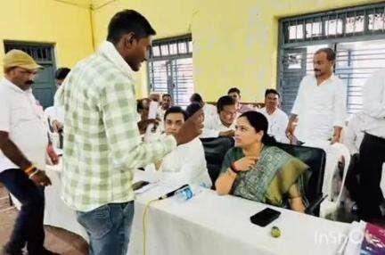 चंद्रपूर: खा. प्रतिभाताई धानोरकर यांच्या प्रमुख उपस्थितीत पांढरकवडा येथे आढावा बैठक