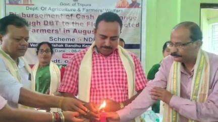 পানিসাগর: পানিসাগরে কৃষক বন্ধু কেন্দ্রে বন্যায় ক্ষতিগ্রস্ত কৃষকদের আর্থিক সহায়তা প্রদান অনুষ্ঠানের আয়োজন