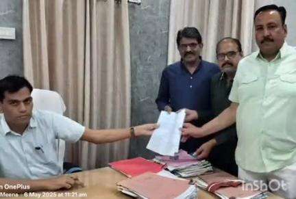 अटरू: अटरू पंचायत समिति के उम्मेदगंज को अंताना पंचायत में शामिल करने की मांग, लोगों ने विरोध प्रदर्शन कर SDM को दिया ज्ञापन