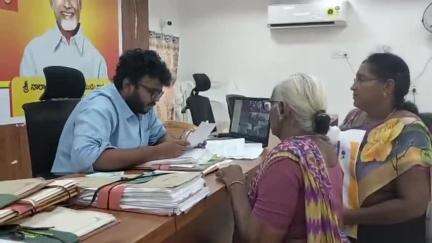 కావలి: ఆస్తిని తీసుకుని తనను పట్టించుకోవడం లేదంటూ కలిగిరిలో కుమారుడిపై ఆర్డీవోకు తల్లి ఫిర్యాదు