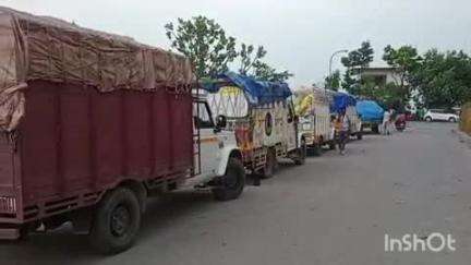 बेहट: हथनीकुंड बैराज पर हरियाणा सरकार ने यूपी के किसानों के गेहूं से भरी ट्रेक्टर ट्रोलिया रोकी #jansmsaya