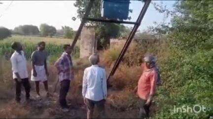 सिकंदराराऊ: नोरथा इशेपुर में ट्रांसफार्मर फुकने से किसानों की फसल हो रही बर्बाद, विद्युत विभाग पर लगाया लापरवाही का आरोप