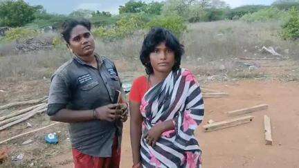 திருப்புவனம்: கிளாதரி கிராமத்தைச் சேர்ந்த கூலி வேலை செய்யும் பெண்ணின் கரையானால் வீணாகிப்போன ₹1 லட்சம் கனவு- வீடியோ வைரலானது #viral