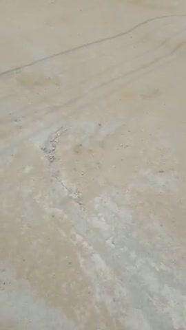 ग्राम बहापुर में नई सड़क जल्दी से टूटी ग्रामीण हो रहे परेशान ठेकेदार ने करीब मनमानी घटिया सामग्री लगने के कारण टूटी सड़क