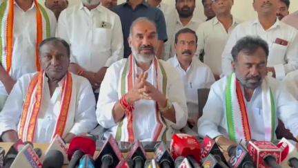 సిరిసిల్ల: జిల్లా కేంద్రంలోని కాంగ్రెస్ పార్టీ కార్యాలయంలో విలేకరుల సమావేశం నిర్వహించి మాట్లాడిన ప్రభుత్వ విప్ ఆది శ్రీనివాస్
