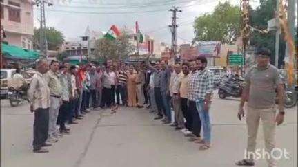 आमेट: भारतीय सेना की सर्जिकल स्ट्राइक का जश्न, आमेट में पटाखे फोड़कर और जयकारे लगाकर दिया गया सम्मान