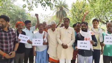 बांसडीह: भारतीय सेना द्वारा ऑपरेशन सिंदूर के तहत आतंकी ठिकानों पर हमले के बाद बांसडीह कस्बे में लोगों ने मनाया जश्न