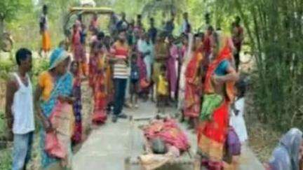 चाकुलिया: डूमुरडीह में हाथी के हमले से केंदु पता तोड़ने गई एक महिला की मौत दूसरी महिला गंभीर रूप से घायल