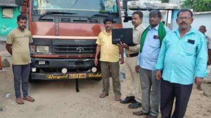 ಹೊಸಪೇಟೆ: ಕಮಲಾಪುರದಲ್ಲಿ ಪಡಿತರ ಅಕ್ಕಿಯನ್ನು ಅಕ್ರಮವಾಗಿ ಸಂಗ್ರಹಿಸಿ ಮಾರಾಟ ಮಾಡುತ್ತಿದ್ದ ವ್ಯಕ್ತಿಯ ಬಂಧನ