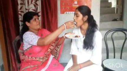 রতুয়া ২: উচ্চ মাধ্যমিকে রাজ্যে দশম আরাইডাঙা BDM অ্যাকাডেমি হাইস্কুলের ছাত্রী মৌমিতা মণ্ডল, প্রাপ্ত নম্বর 488