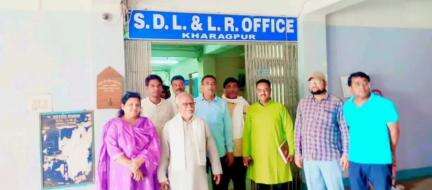 খড়গপুর ১: খড়্গপুরের পুরিগেট এলাকার জমি জট নিয়ে বৈঠক হলো খড়্গপুরের ভূমি রাজস্ব দপ্তরের অফিসে