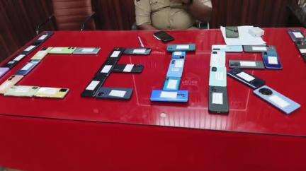జనగాం: పోగొట్టుకున్న 82 మొబైల్ ఫోన్ లను CEIR పోర్టల్ ద్వారా రికవరీ చేసి బాధితులకు అప్పజెప్పిన DCP రాజమహేంద్ర నాయక్