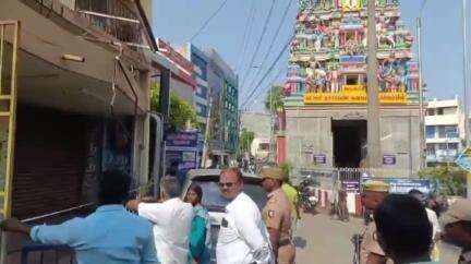 சேலம் தெற்கு: கடைவீதி லட்சுமி நாராயணன் கோவில் அருகே ஆக்கிரமிப்பு குறித்த அதிகாரிகள் அளவீடு செய்து ஆய்வு