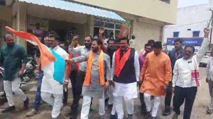 राजपुर: पहलगाम हमले के बाद चलाए गए ऑपरेशन सिंदूर के तहत राजपुर में भाजपाइयों ने जश्न मनाया, भाजपा सांसद भी शामिल हुए