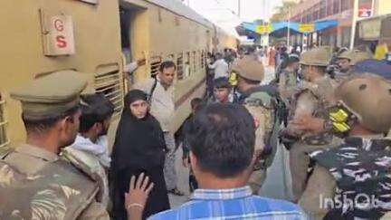 जलालपुर: मालीपुर रेलवे स्टेशन सहित विभिन्न रेलवे स्टेशनों पर पुलिस ने किया मॉक ड्रिल