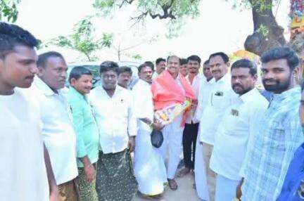 గద్వాల్: కోతుల గిద్ద గ్రామంలో కరెమ్మ అమ్మవారికి ప్రత్యేక పూజలు నిర్వహించిన ఎమ్మెల్యే బండ్ల కృష్ణమోహన్ రెడ్డి