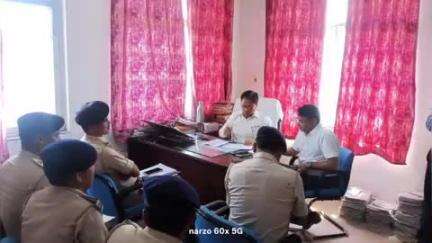 गोपालगंज: 10 मई को कोर्ट परिसर में होने वाली राष्ट्रीय लोक अदालत को लेकर सभी थानों के थानाध्यक्षों के साथ बैठक हुई