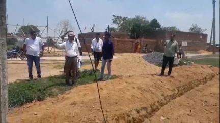 পুরুলিয়া ২: পুরুলিয়া ২ নং ব্লকের ঘোঙ্গা পঞ্চায়েতের বিভিন্ন এলাকায় সরকারি কাজ পরিদর্শন করলেন BDO এবং PDO