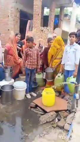 जसराना: गांव गढ़ी भगवंत में पानी की समस्या से जूझ रहे ग्रामीण, गांव में नहीं है एक भी सरकारी हैंडपंप और पानी की टंकी
#jansamasya