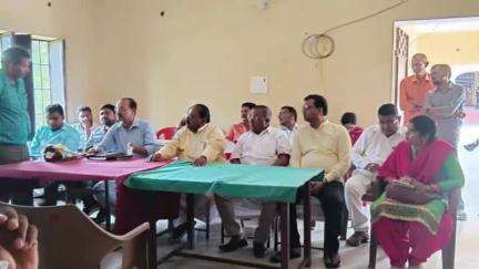 नौतन: योजनाओं में रिश्वत लेने वाले अधिकारियों पर कार्रवाई: नौतन विधायक ने प्रखंड मुख्यालय में की समीक्षा बैठक