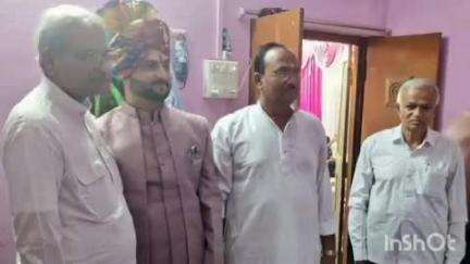 रायपुर कर्चुलियान: रीवा सांसद जनार्दन मिश्रा ने ग्राम लौआ लक्ष्मणपुर में तिलकोत्सव कार्यक्रम में दी शुभकामनाएं